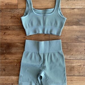 Women’s Yoga Pants Bodycon 2 piece outfits Sports Bra and High Waist Booty Short